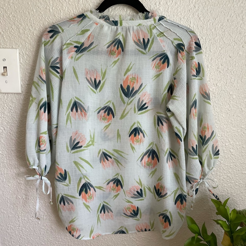 LC blouse with spring pattern! - Picture 4 of 4